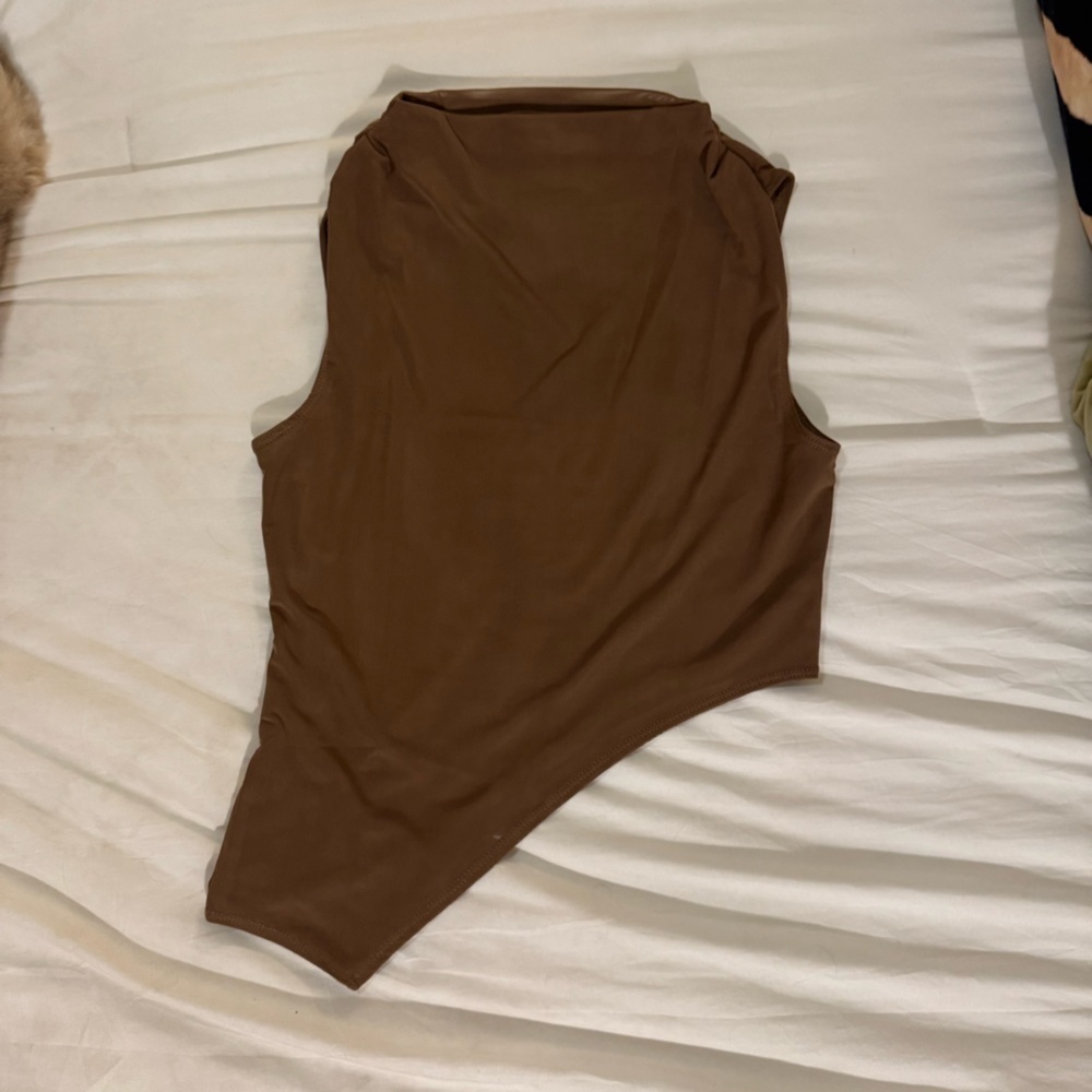 Sheer Mesh Asymmetrical Mock Neck Tank Top Crop Tol | medium | BRAND NEW - Picture 3 of 9